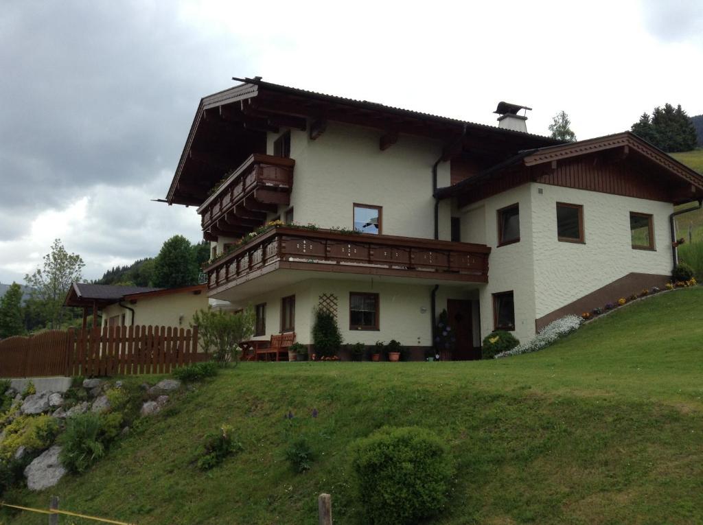 Haus Zirmblick Apartment Saalbach-Hinterglemm Exterior photo